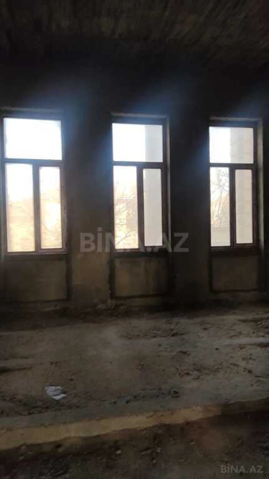 Satılır 10 otaqlı həyət evi 1200 m²