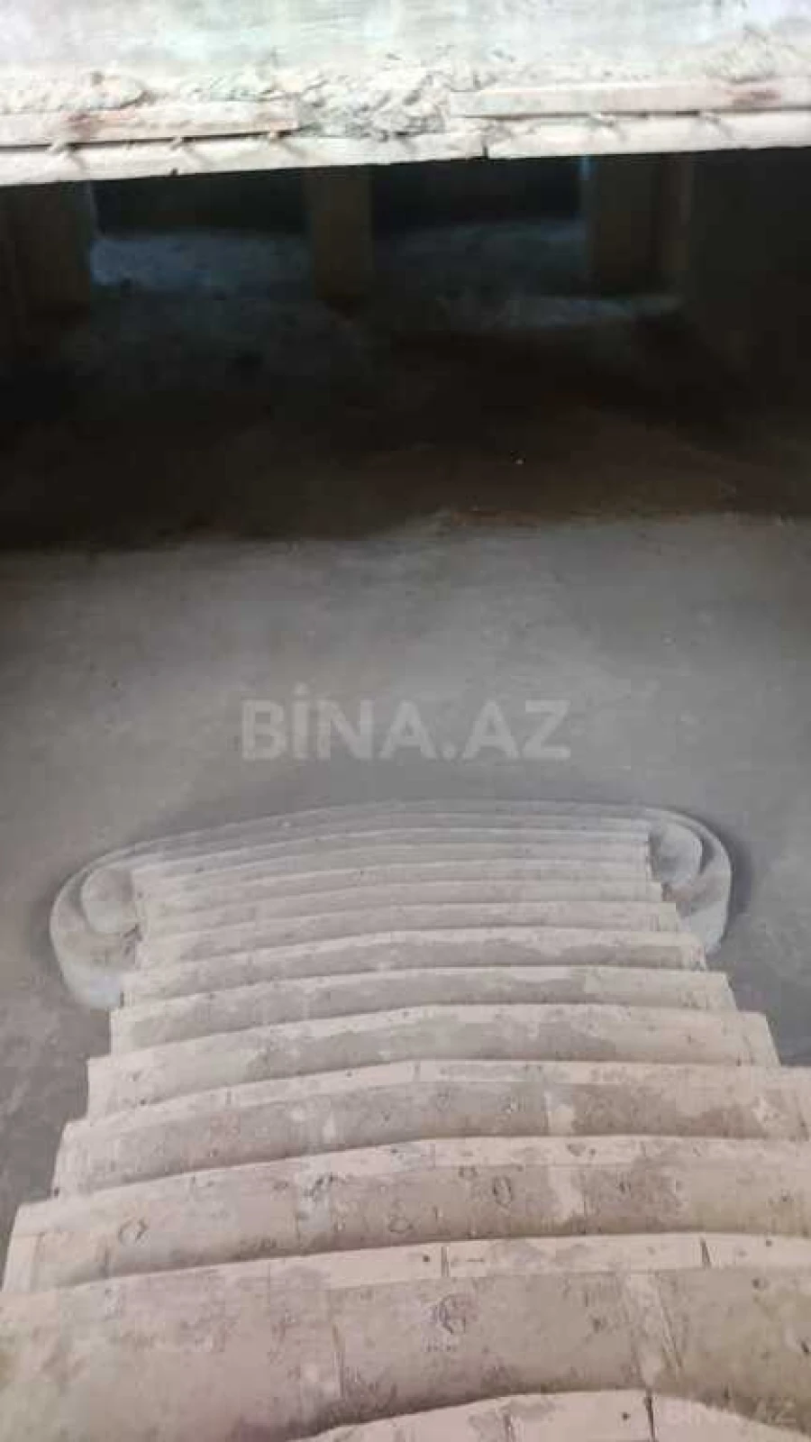 Satılır 10 otaqlı həyət evi 1200 m²