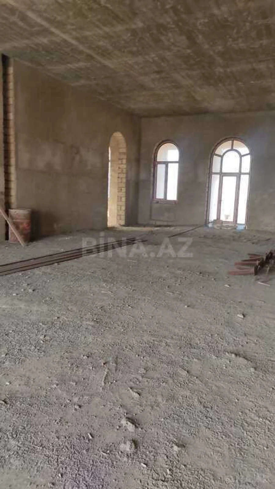 Satılır 10 otaqlı həyət evi 1200 m²