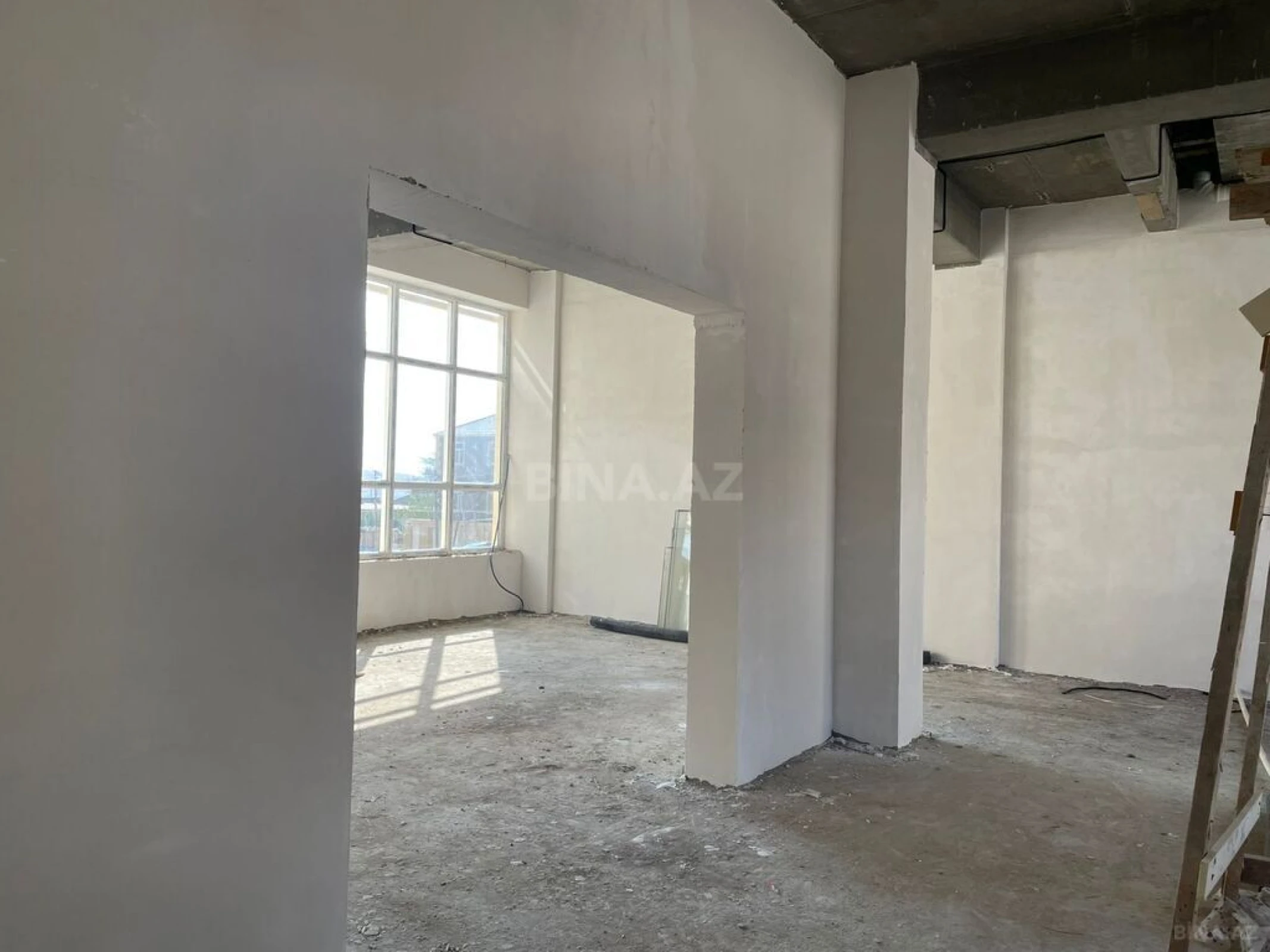 Satılır obyekt 33 m²