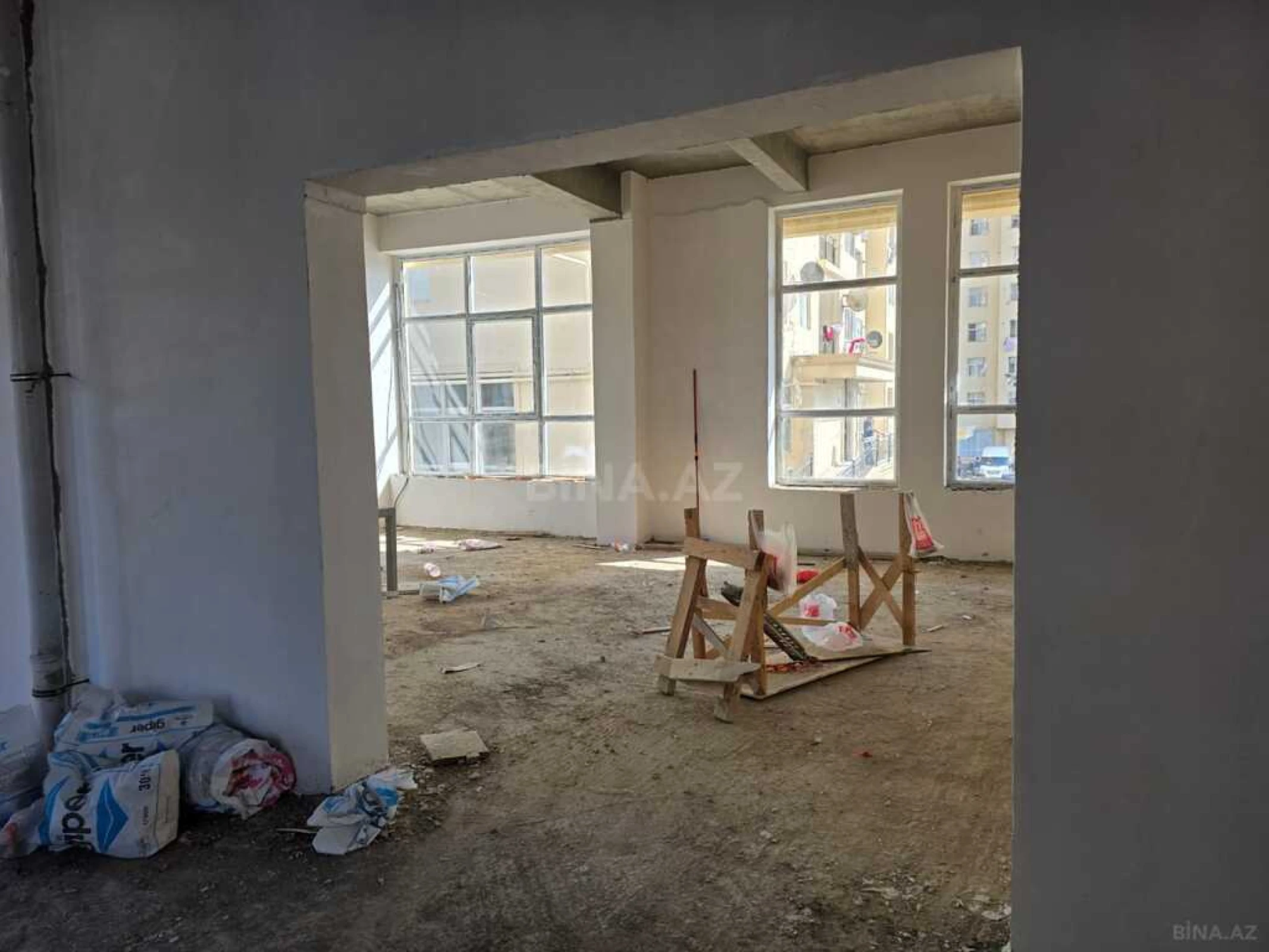 Satılır obyekt 33 m²