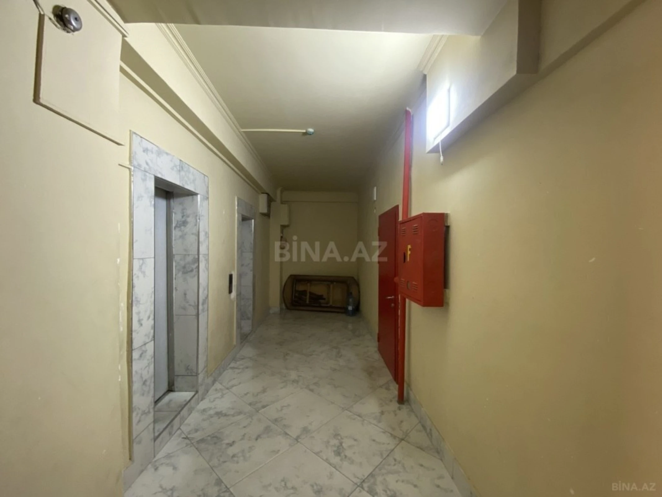 Satılır 4 otaqlı mənzil 170 m²
