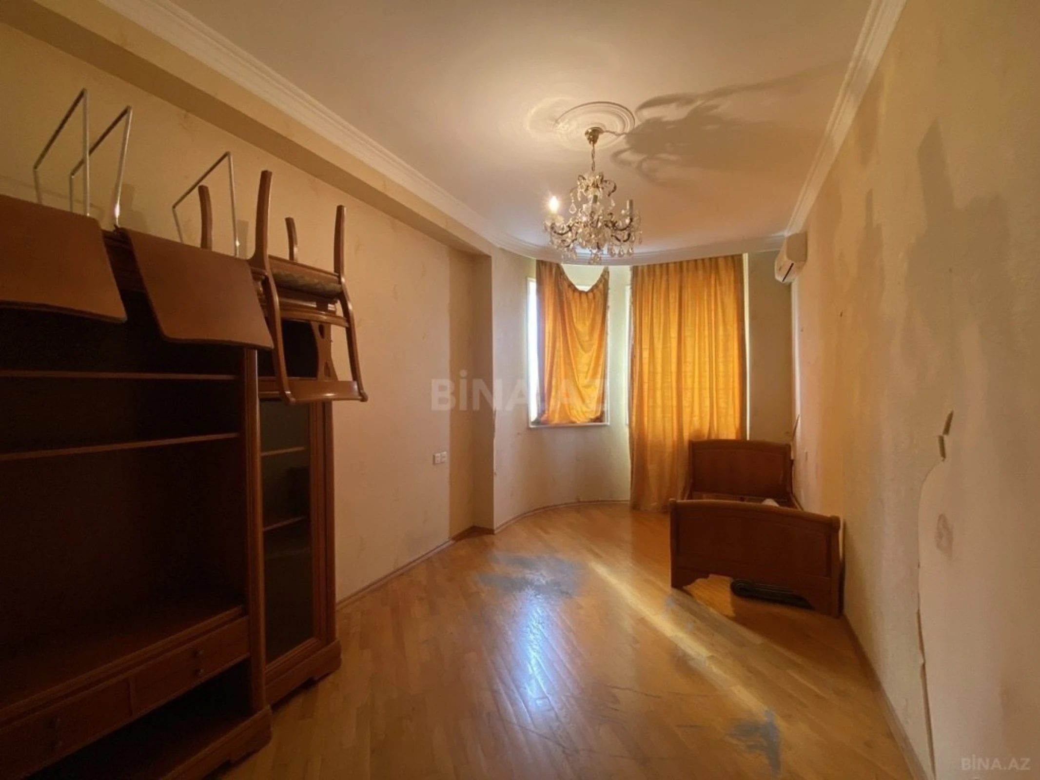 Satılır 4 otaqlı mənzil 170 m²