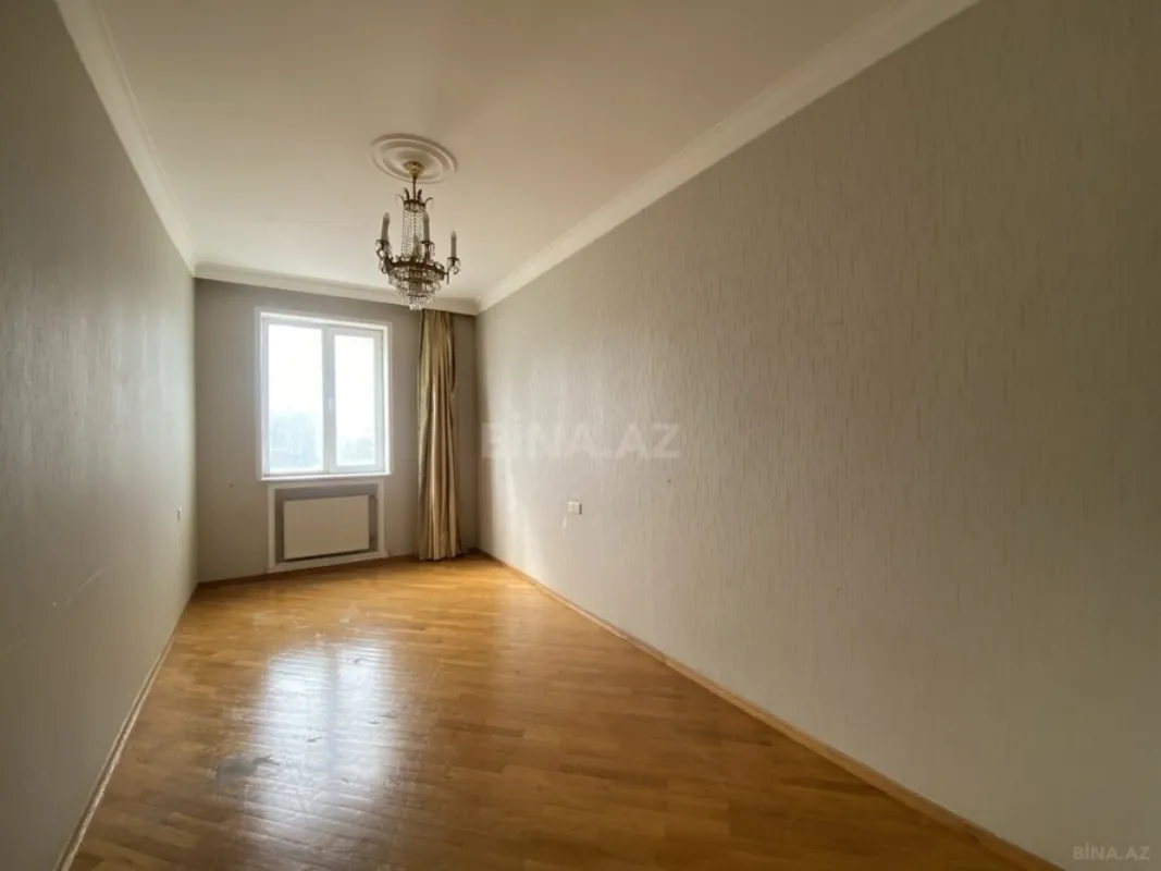 Satılır 4 otaqlı mənzil 170 m²
