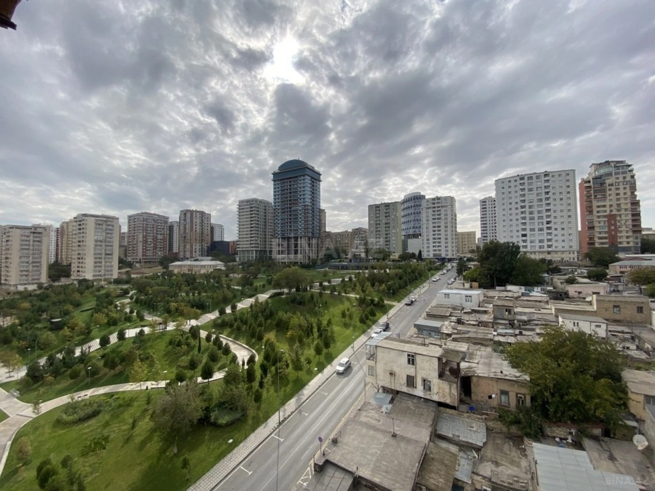 Satılır 4 otaqlı mənzil 170 m²