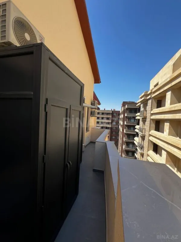 Satılır 8 otaqlı mənzil 533 m²