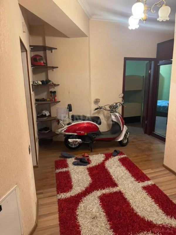 Satılır 2 otaqlı mənzil 78 m²