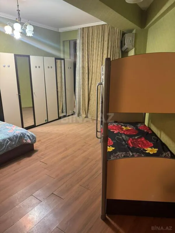 Satılır 2 otaqlı mənzil 78 m²