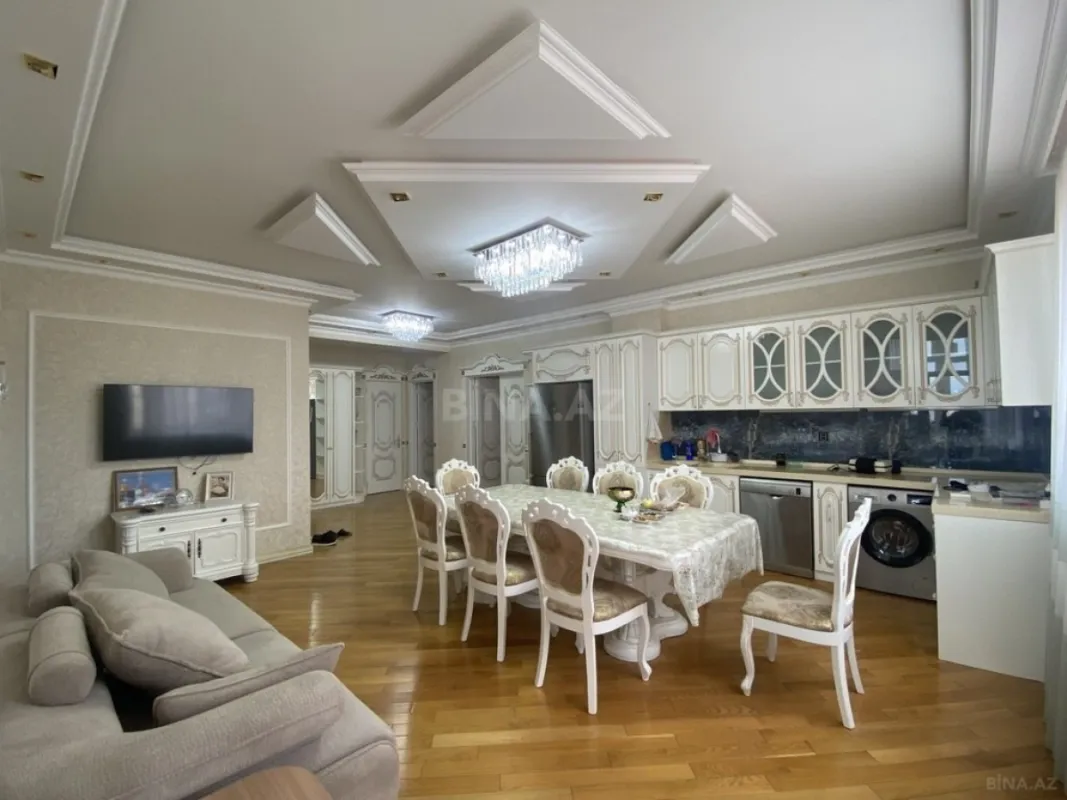 Satılır 3 otaqlı mənzil 160 m²