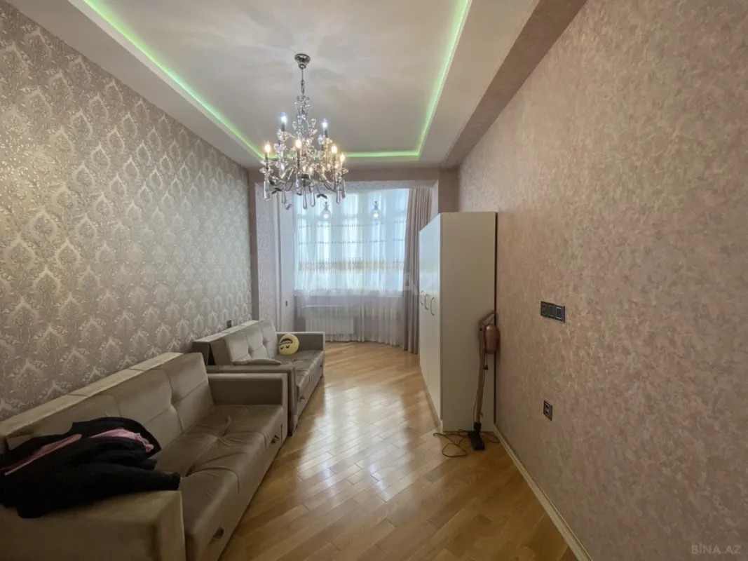 Satılır 3 otaqlı mənzil 160 m²