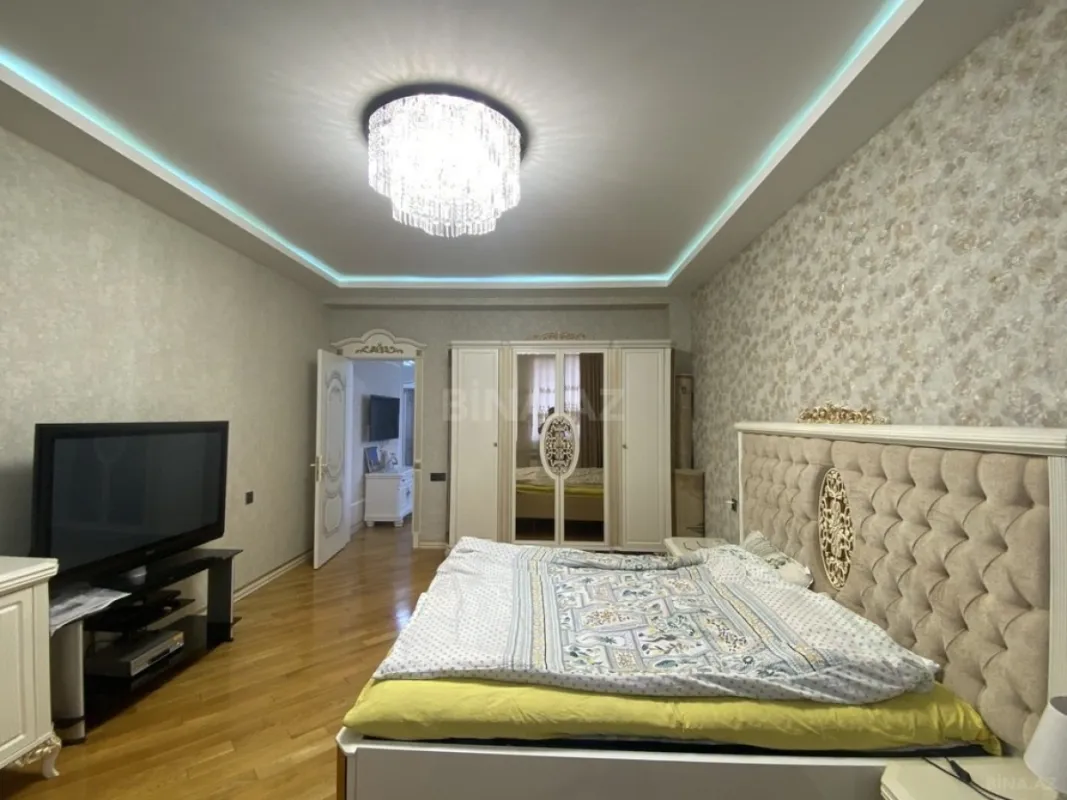 Satılır 3 otaqlı mənzil 160 m²