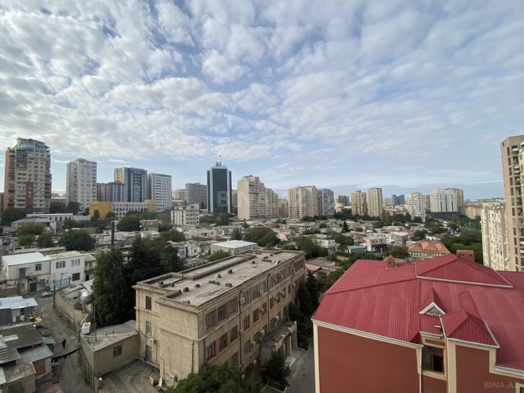 Satılır 3 otaqlı mənzil 160 m²