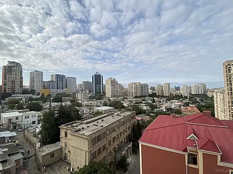 Satılır 3 otaqlı mənzil 160 m²