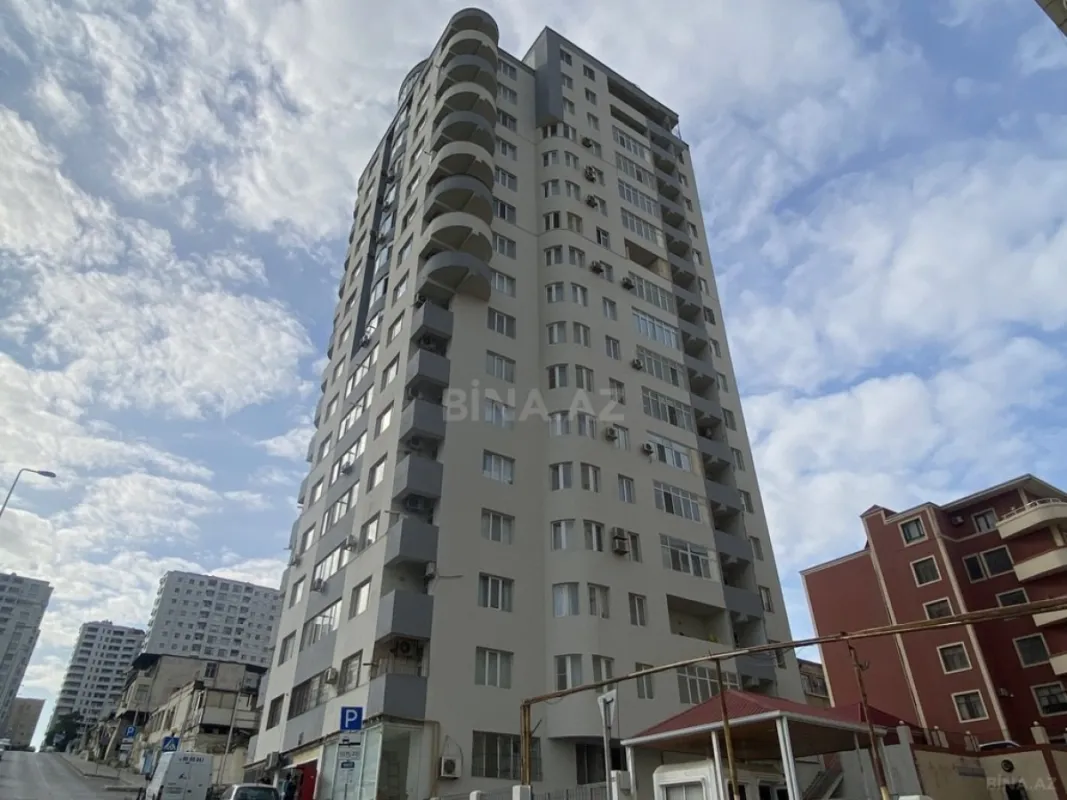 Satılır 3 otaqlı mənzil 160 m²