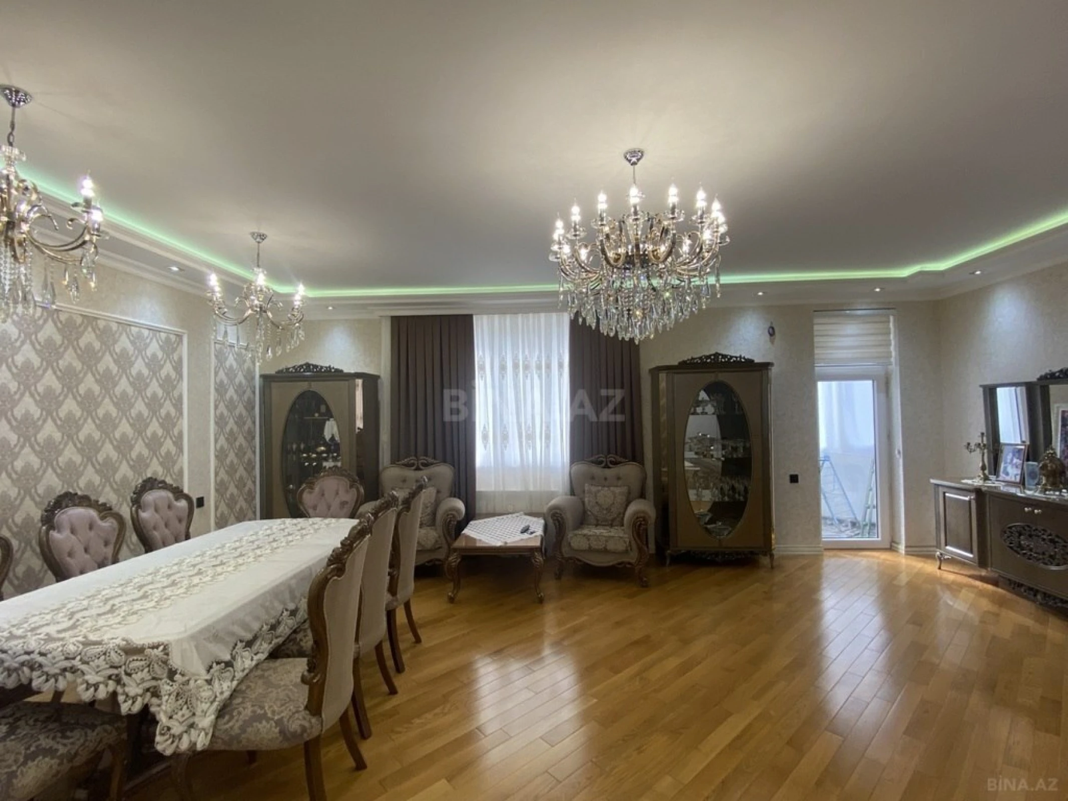 Satılır 3 otaqlı mənzil 160 m²