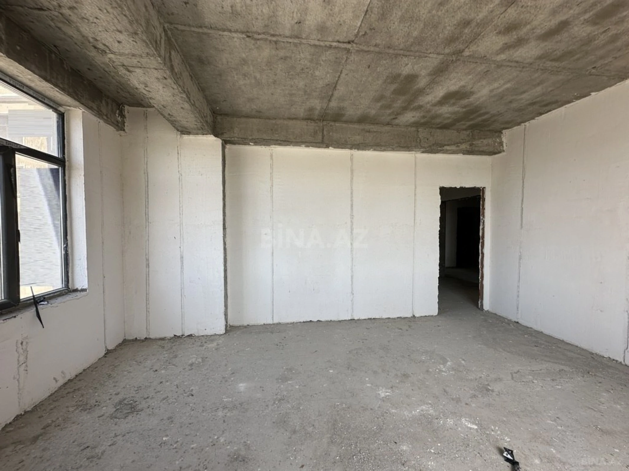 Satılır 3 otaqlı mənzil 118 m²