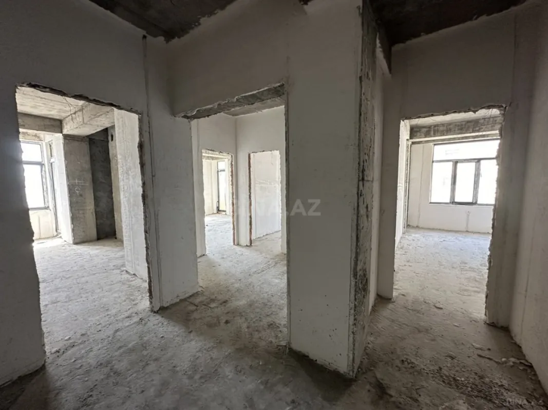 Satılır 3 otaqlı mənzil 118 m²