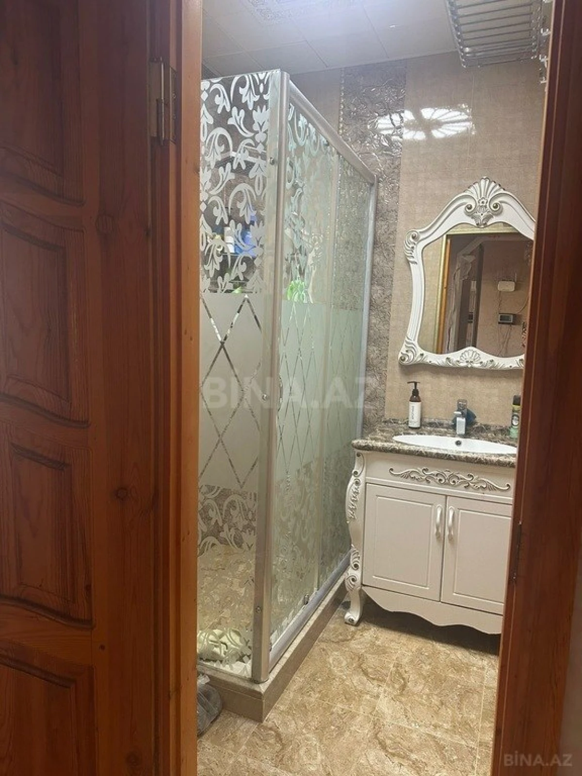 Satılır 4 otaqlı mənzil 97 m²