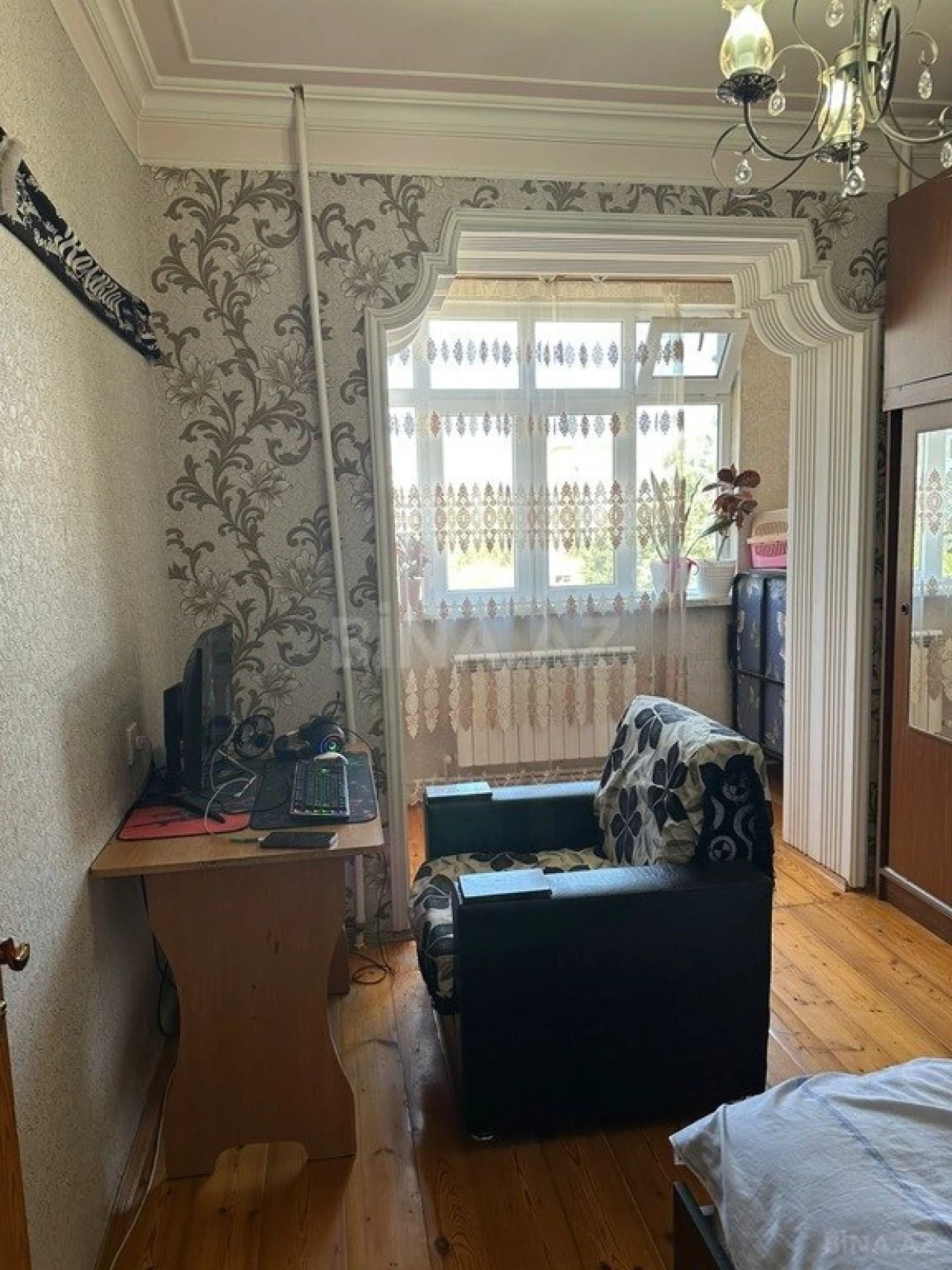 Satılır 4 otaqlı mənzil 97 m²