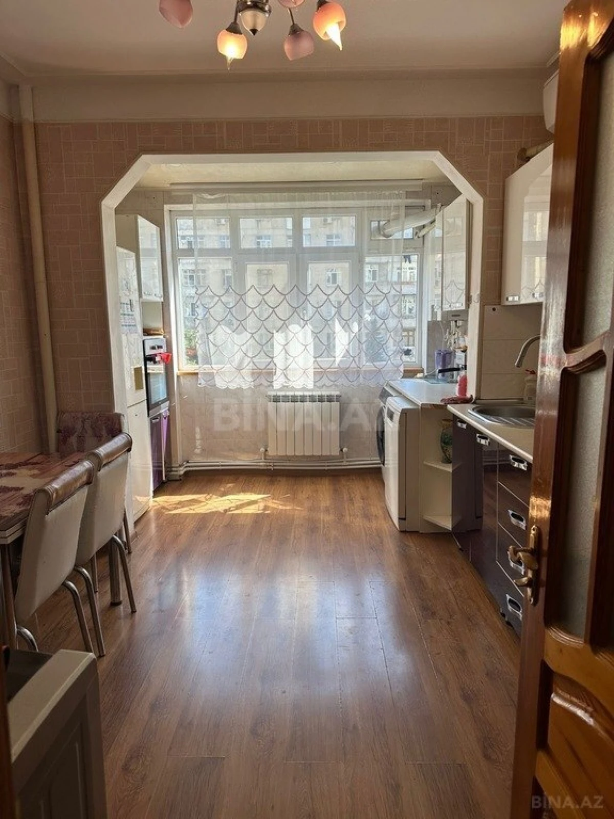 Satılır 4 otaqlı mənzil 97 m²