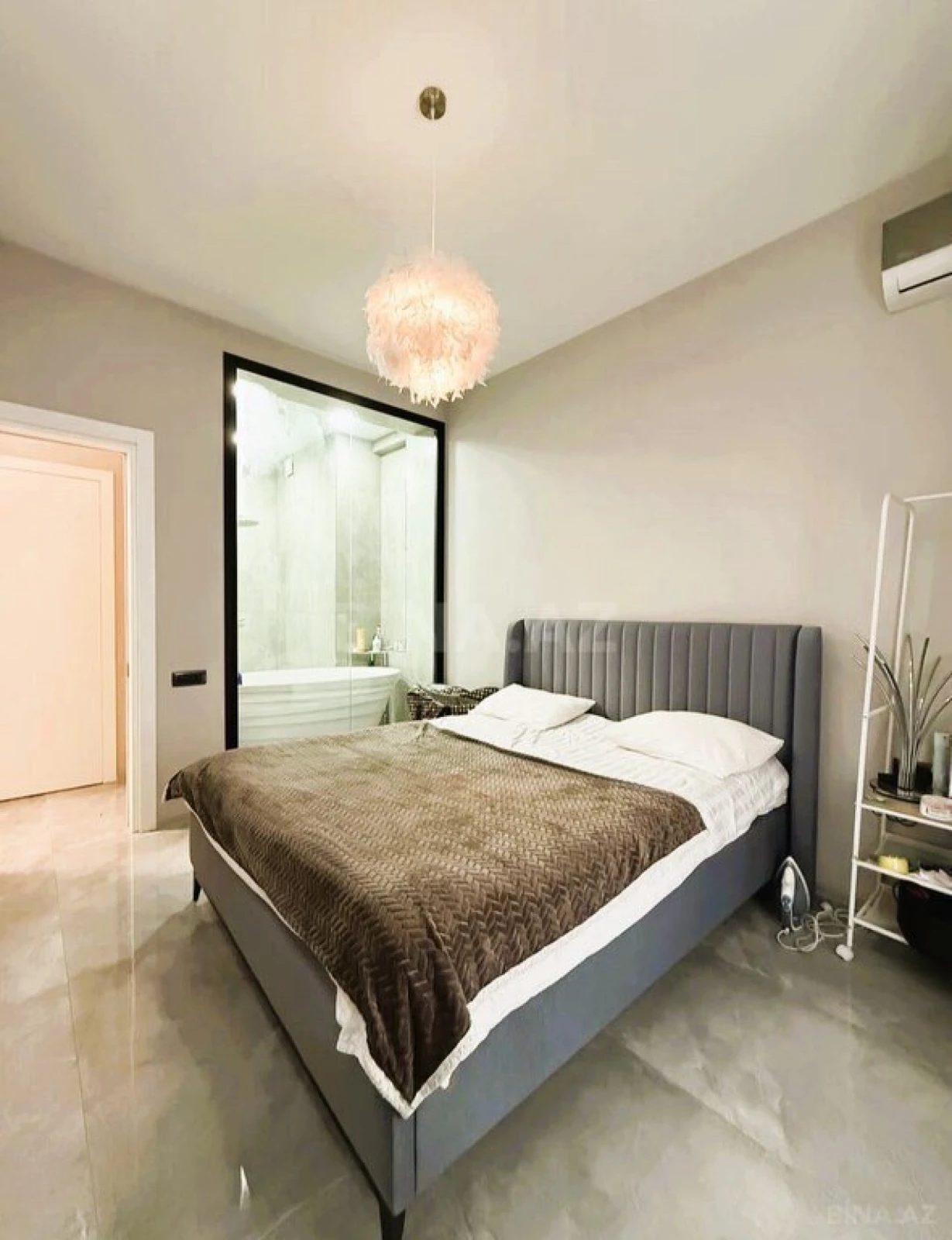 Satılır 2 otaqlı mənzil 103 m²