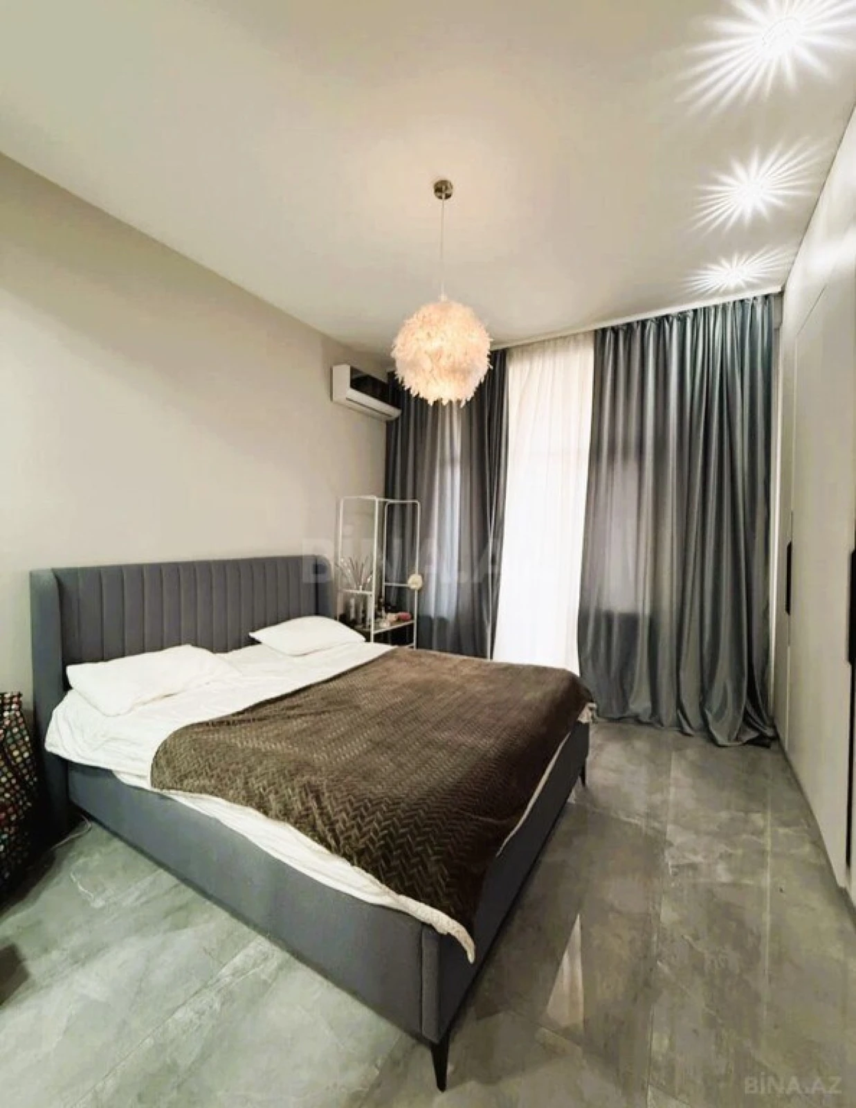 Satılır 2 otaqlı mənzil 103 m²