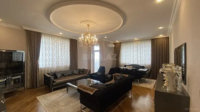 Satılır 4 otaqlı mənzil 195 m²