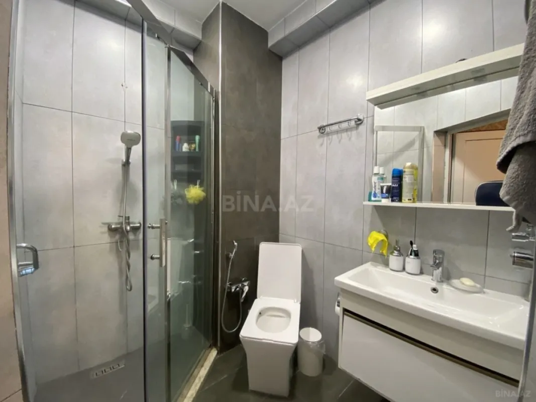 Satılır 4 otaqlı mənzil 195 m²