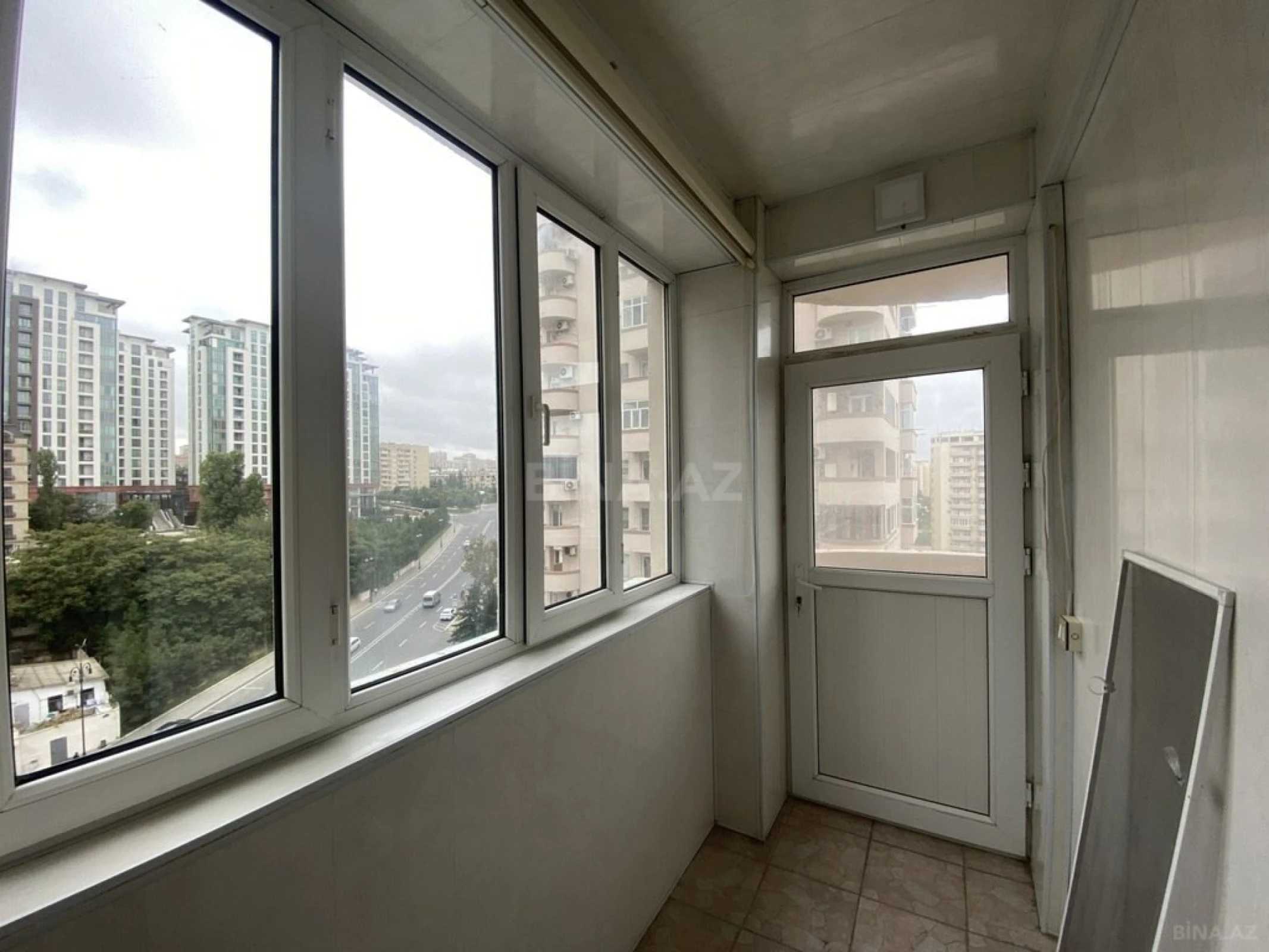 Satılır 2 otaqlı mənzil 75 m²