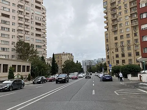 Satılır 2 otaqlı mənzil 75 m²