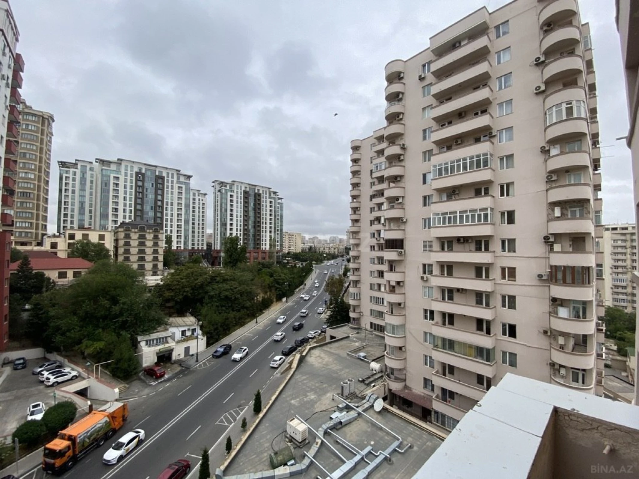 Satılır 2 otaqlı mənzil 75 m²