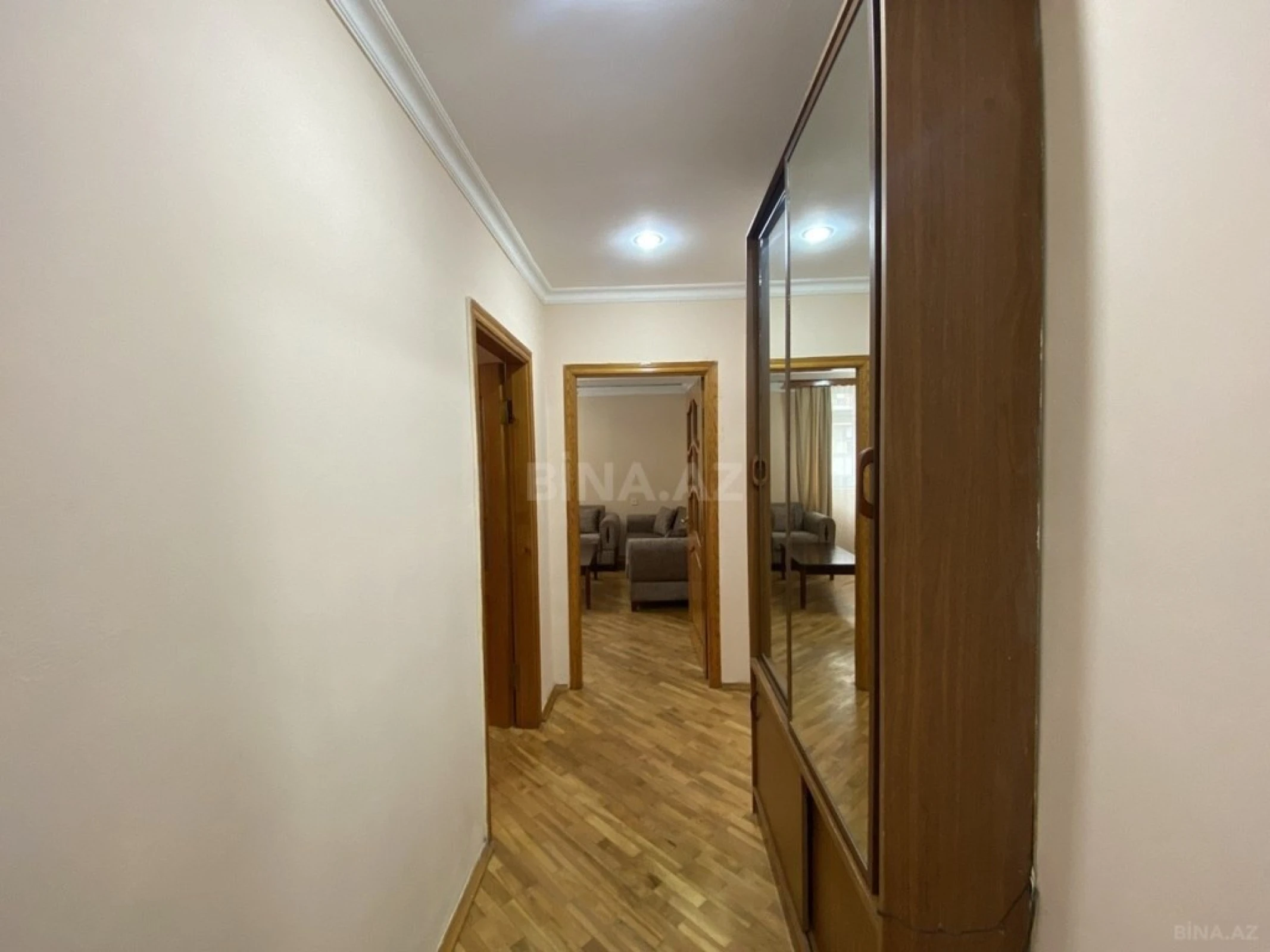 Satılır 2 otaqlı mənzil 75 m²