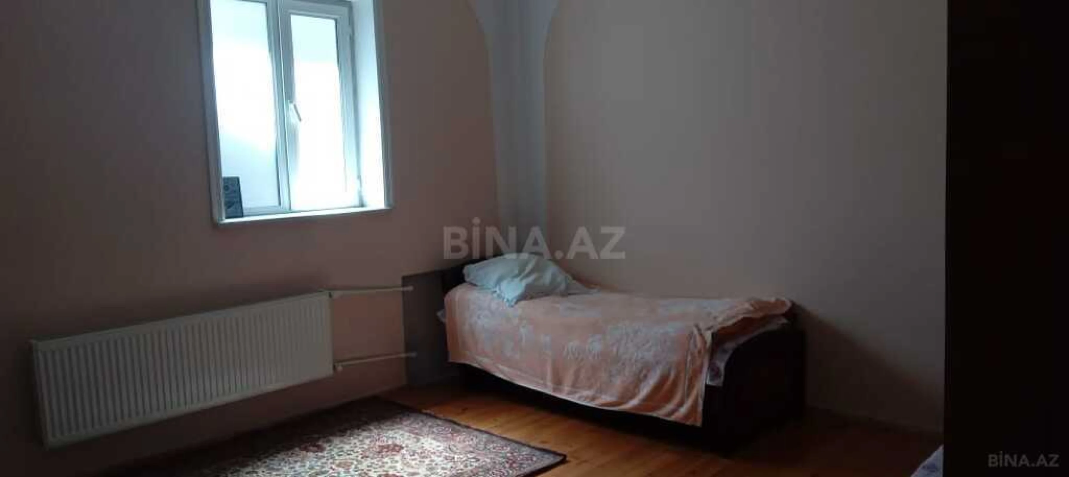 Satılır 10 otaqlı həyət evi 750 m²