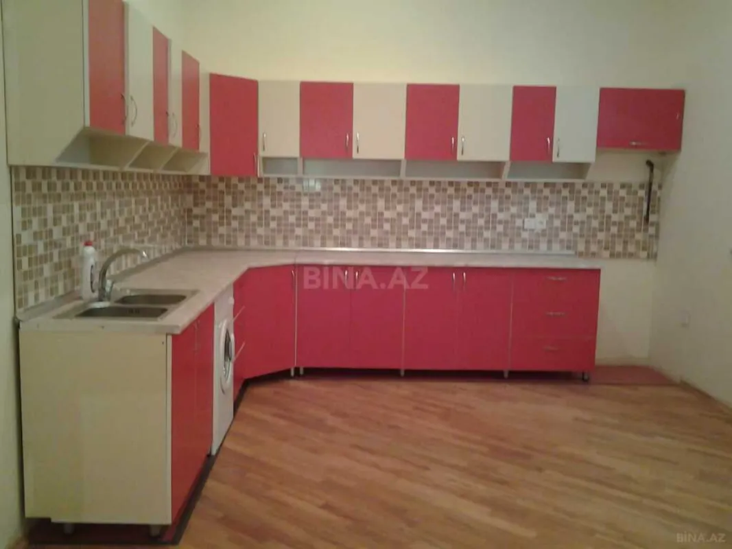 Satılır 10 otaqlı həyət evi 750 m²