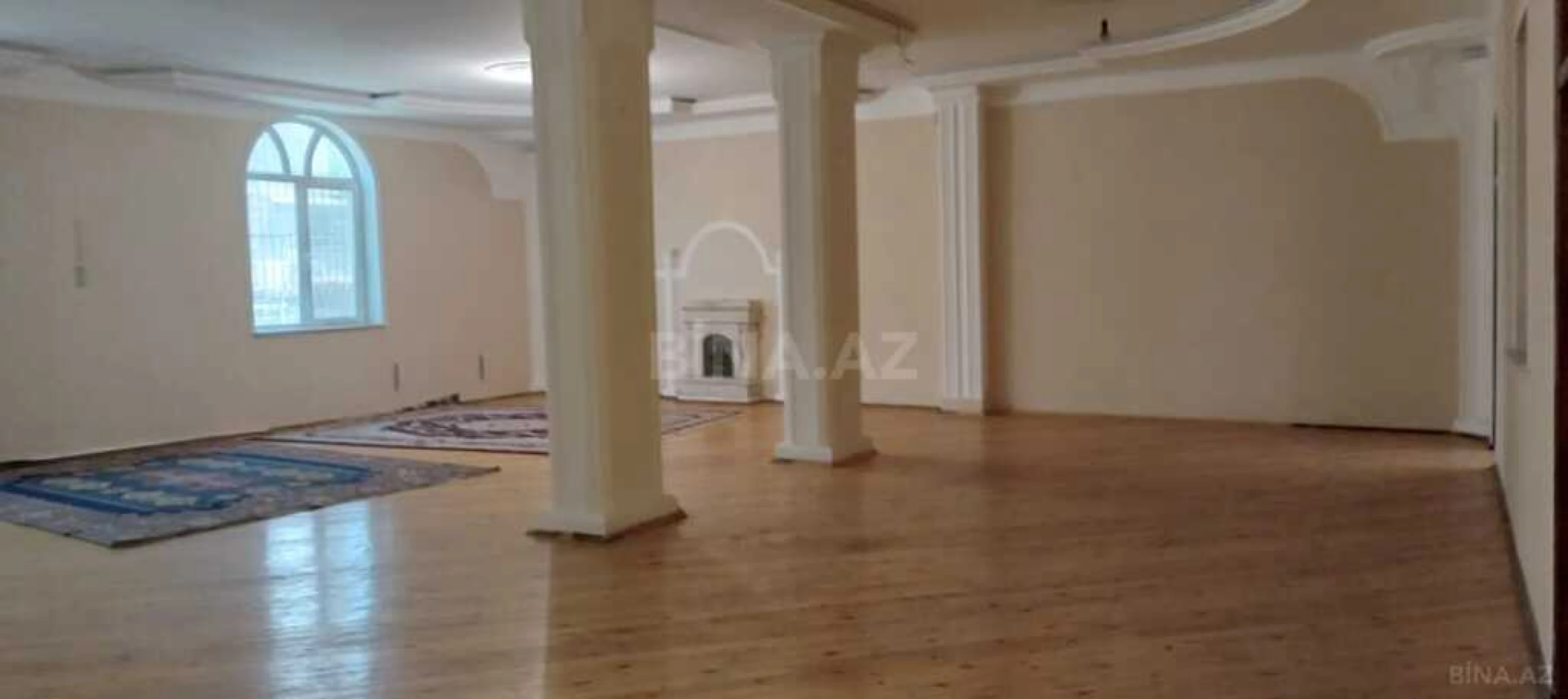 Satılır 10 otaqlı həyət evi 750 m²