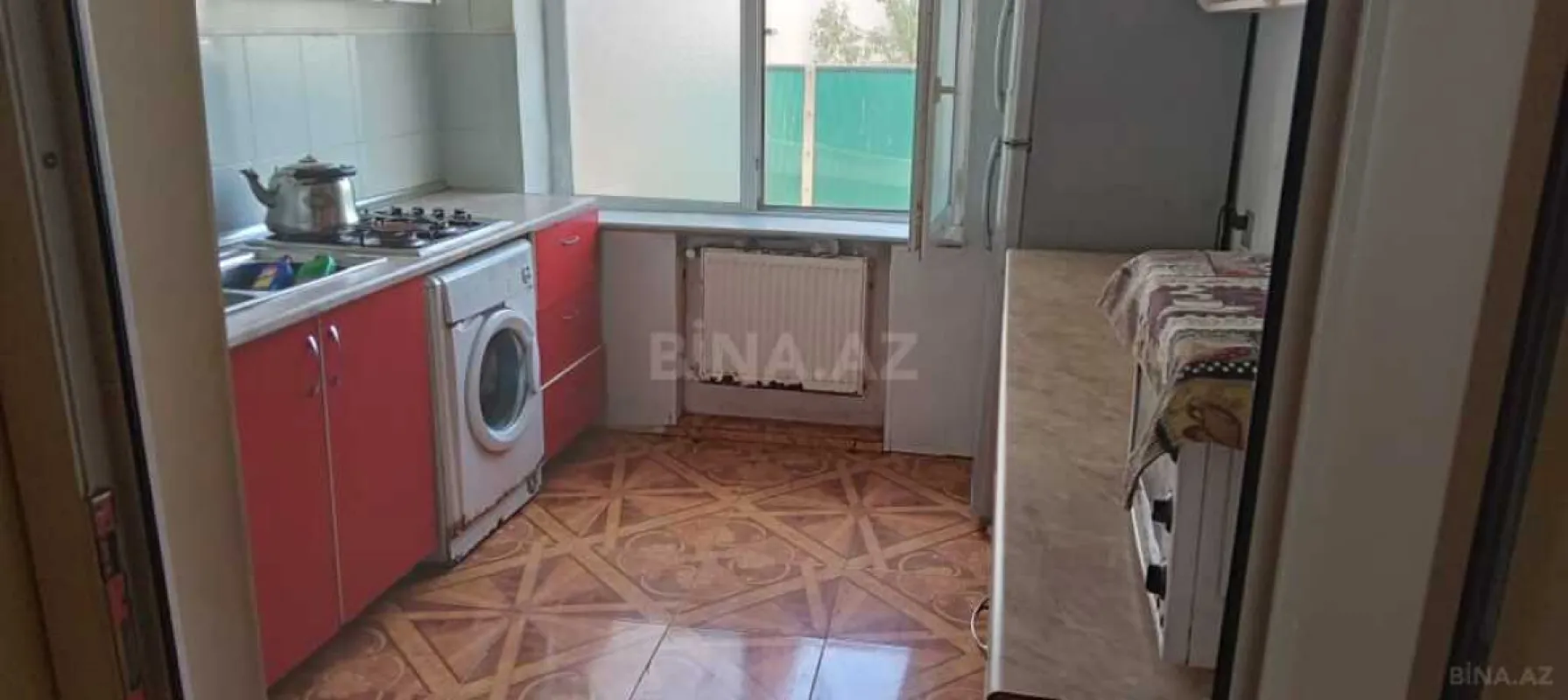 Satılır 10 otaqlı həyət evi 750 m²
