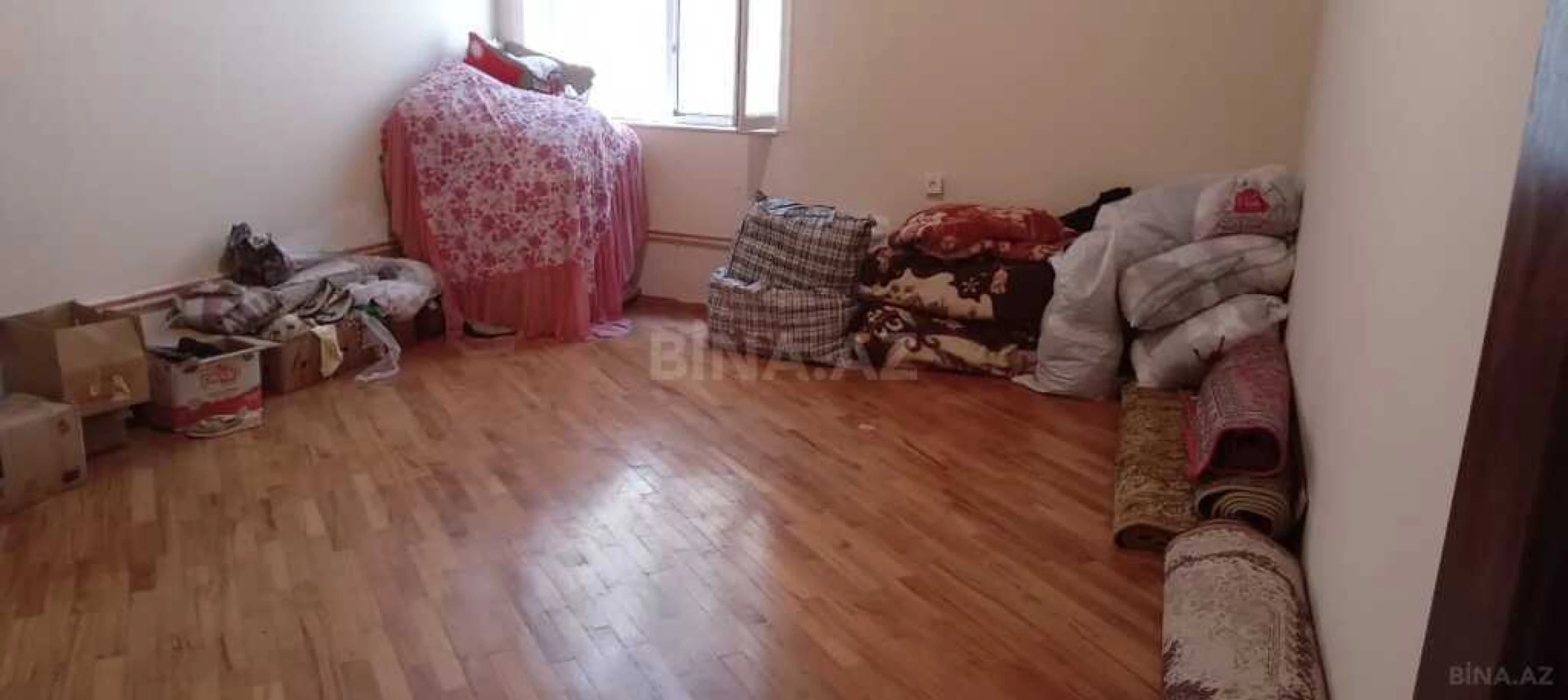 Satılır 10 otaqlı həyət evi 750 m²