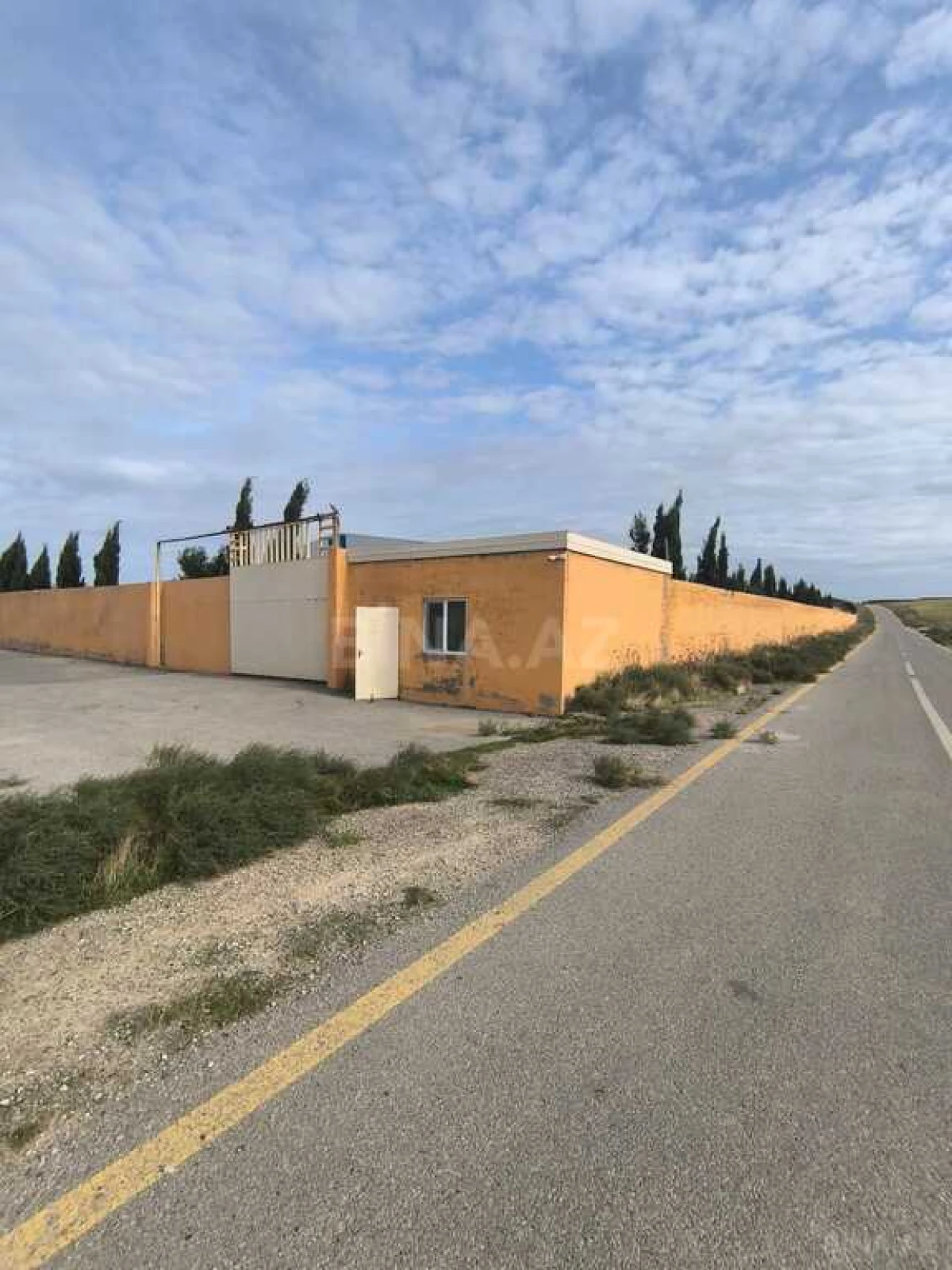 Satılır obyekt 1410.8 m²