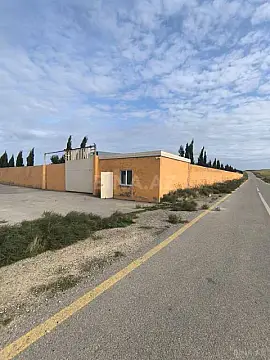 Satılır obyekt 1410.8 m² — Bakı, Novxanı 1410.80 m²