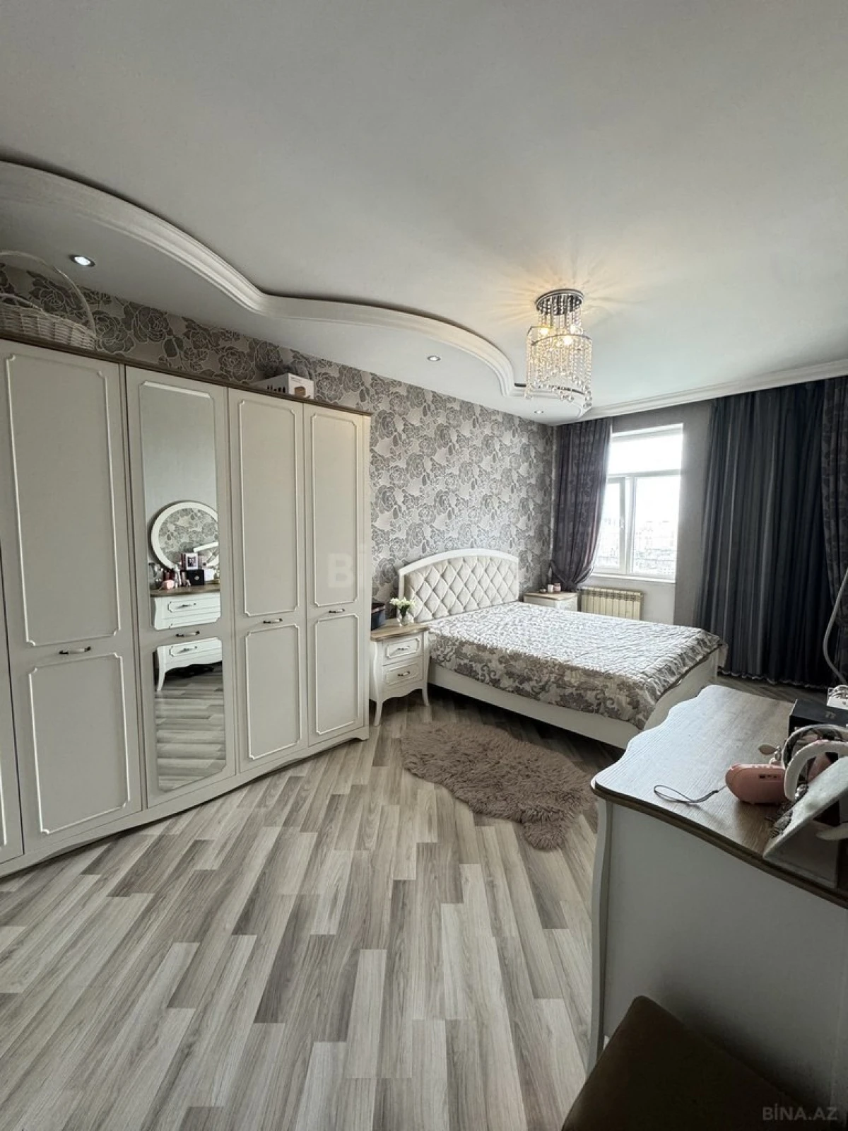 Satılır 3 otaqlı mənzil 120 m²