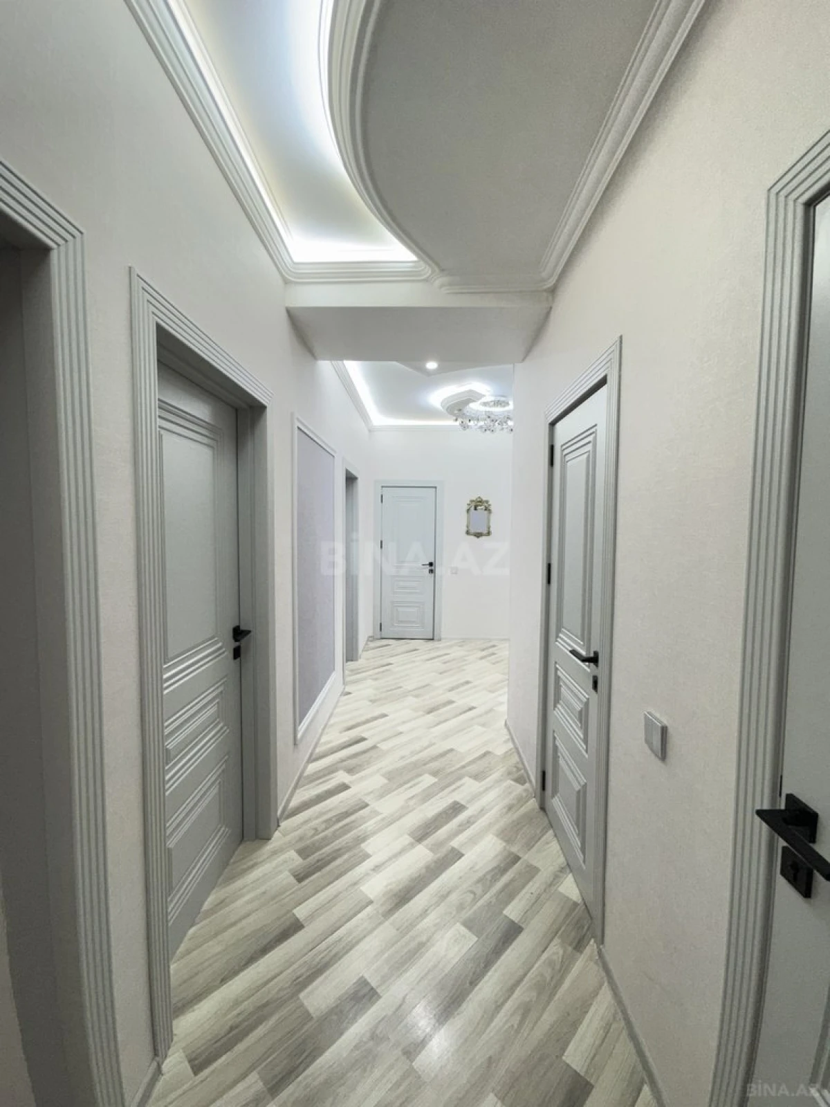 Satılır 3 otaqlı mənzil 120 m²