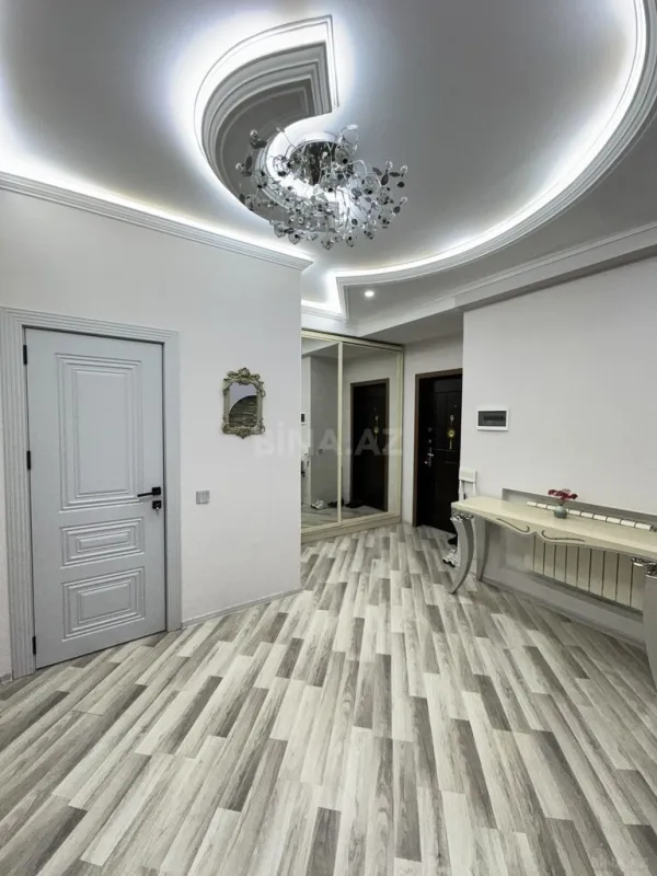 Satılır 3 otaqlı mənzil 120 m²