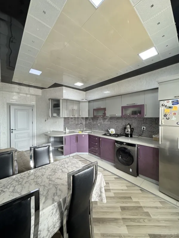 Satılır 3 otaqlı mənzil 120 m²