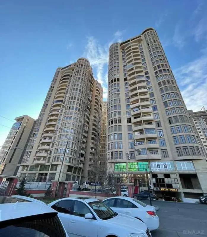 Satılır 3 otaqlı mənzil 145 m²