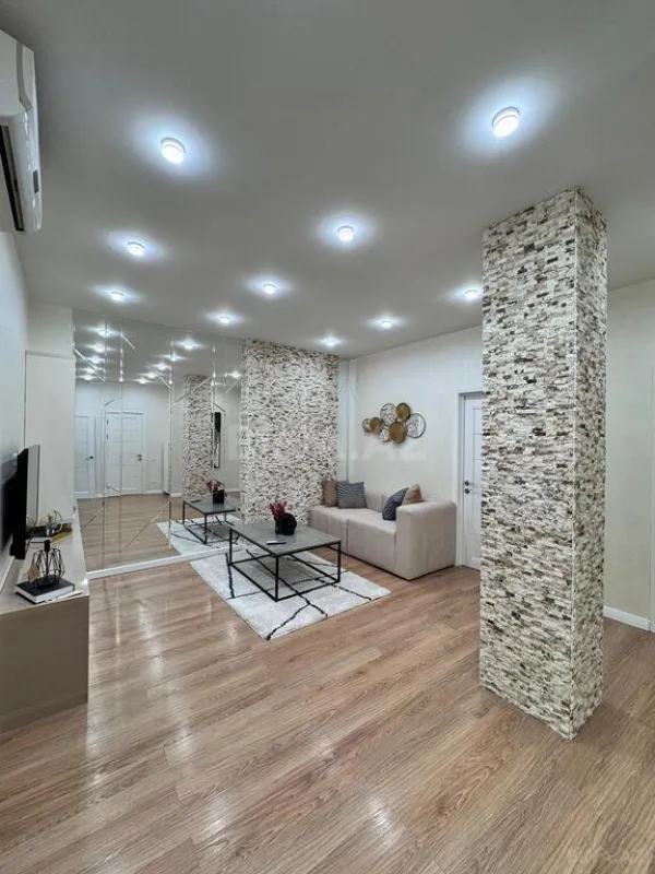 Satılır 3 otaqlı mənzil 91 m²