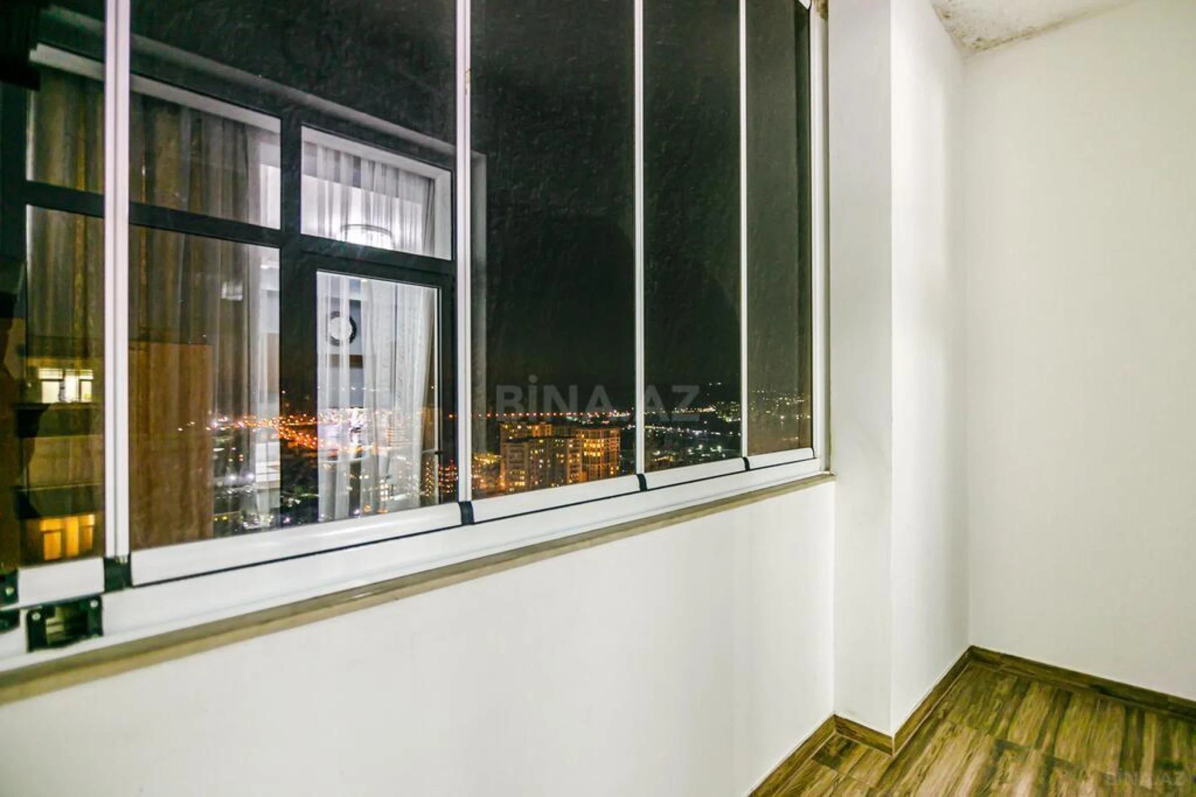 Kirayə verilir 3 otaqlı mənzil 135 m²