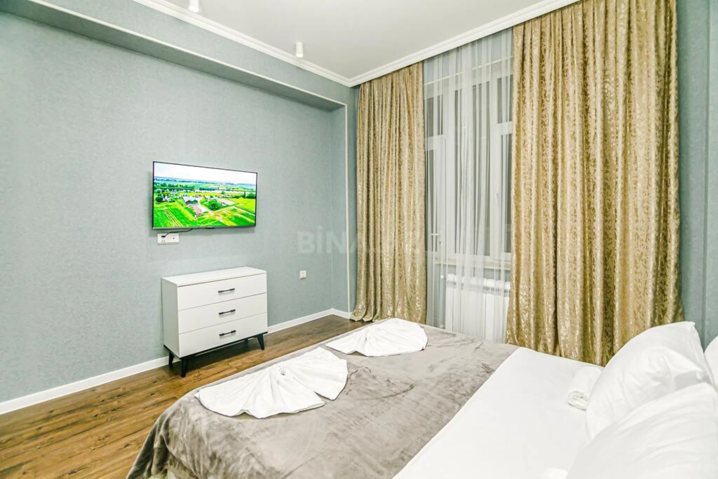 Kirayə verilir 3 otaqlı mənzil 135 m²