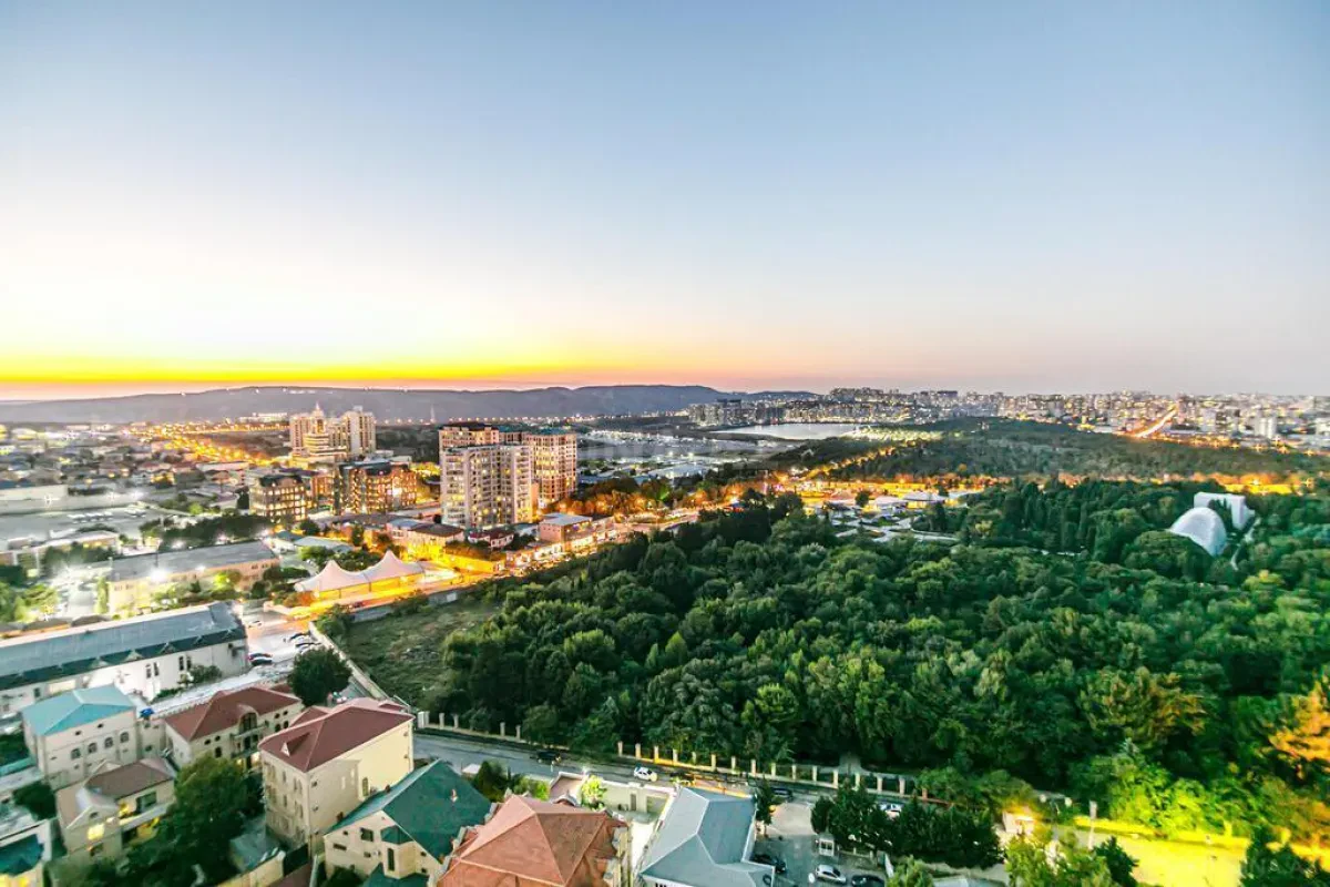 Kirayə verilir 3 otaqlı mənzil 135 m²