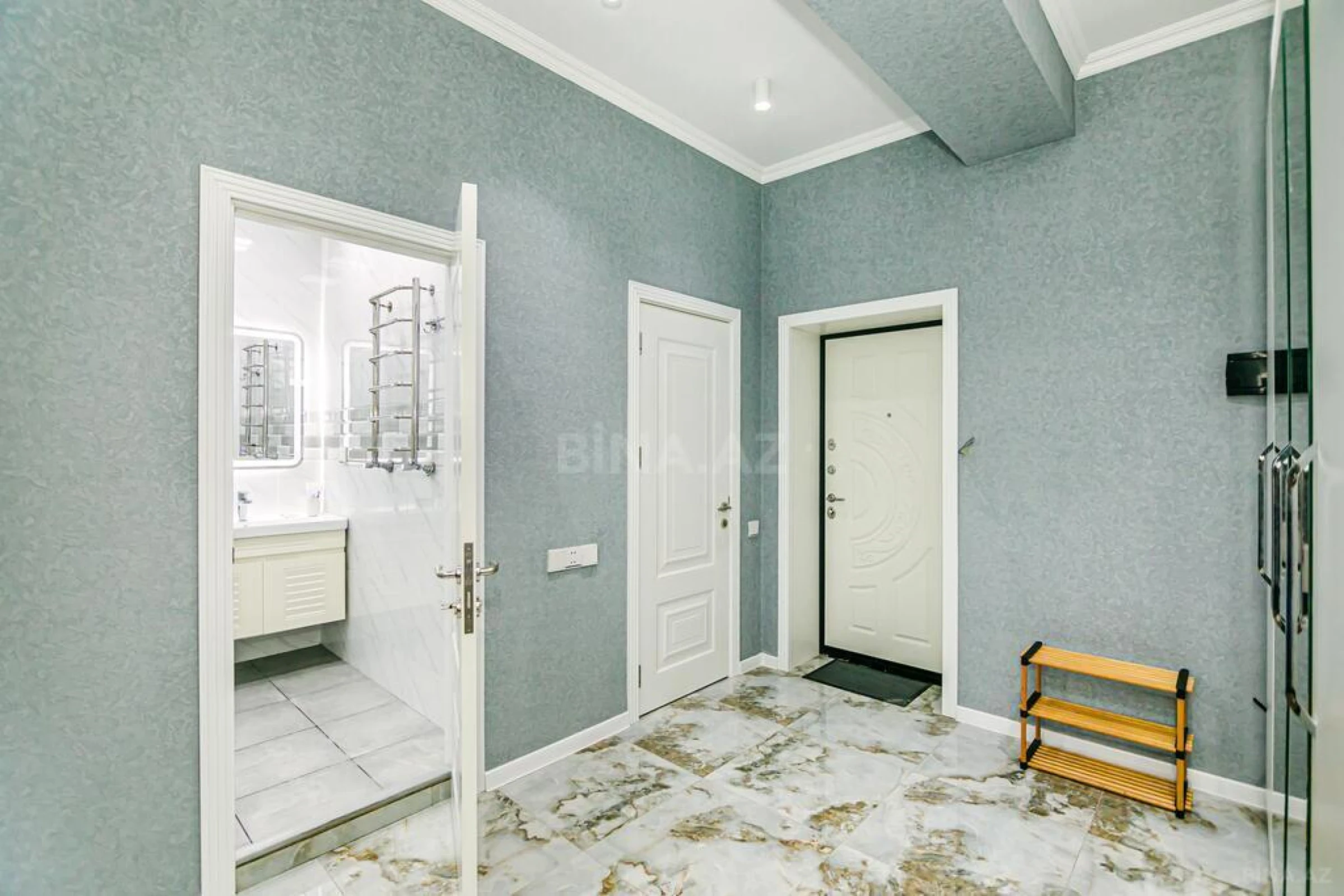 Kirayə verilir 3 otaqlı mənzil 135 m²