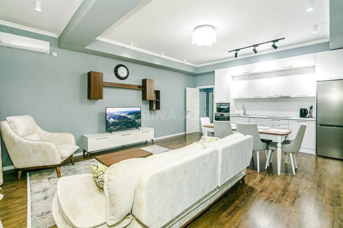 Kirayə verilir 3 otaqlı mənzil 135 m²